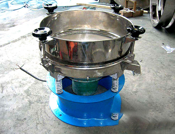 茴香粉除渣除雜需要什么振動(dòng)篩粉機(jī)，多少錢一臺(tái)？