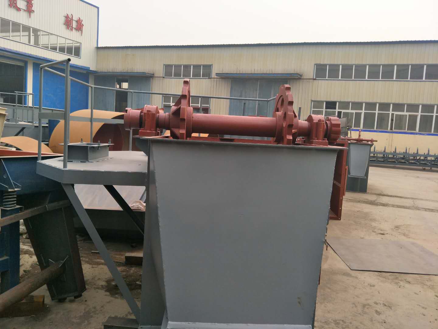 機(jī)制砂、石粉鏈、碎石子專用鏈?zhǔn)酱怪碧嵘龣C(jī)
