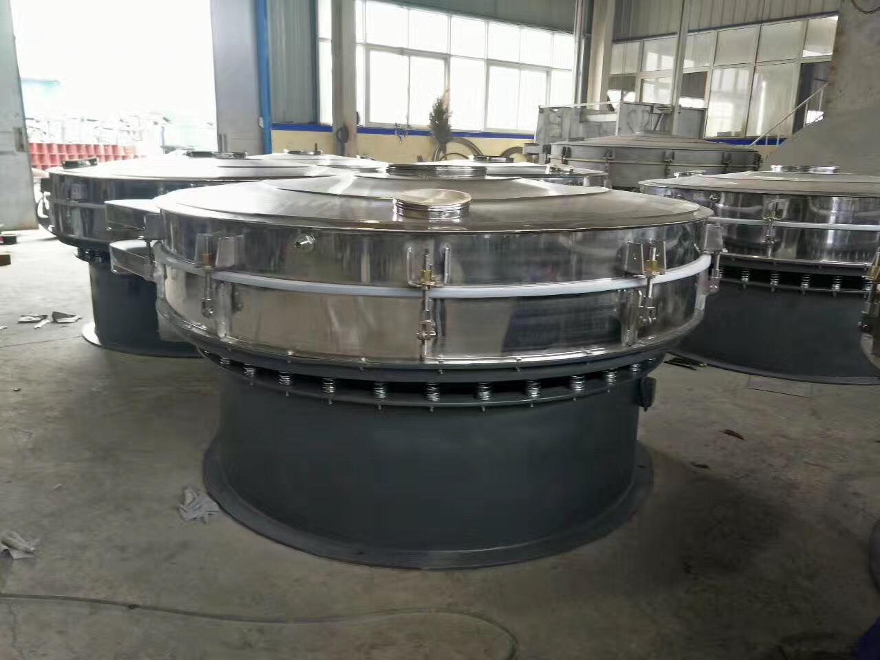 重鈣粉、滑石粉不銹鋼篩分目篩使用超聲波旋振篩